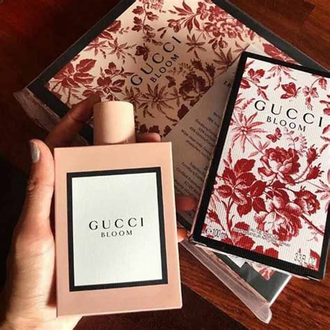 dầu thơm gucci bloom|chai hoa Gucci Bloom.